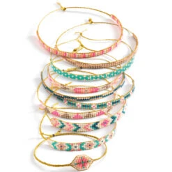 Minuscule, Bracelets Et Métier à Tisser - Djeco -Jouets Éducatifs Boutique bijoux a tisser minuscules djeco 1