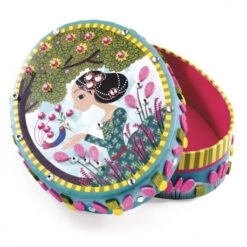 Boîte à Décorer Petits Secrets, Do It Yourself - Djeco -Jouets Éducatifs Boutique boite diy petits secrets djeco 2